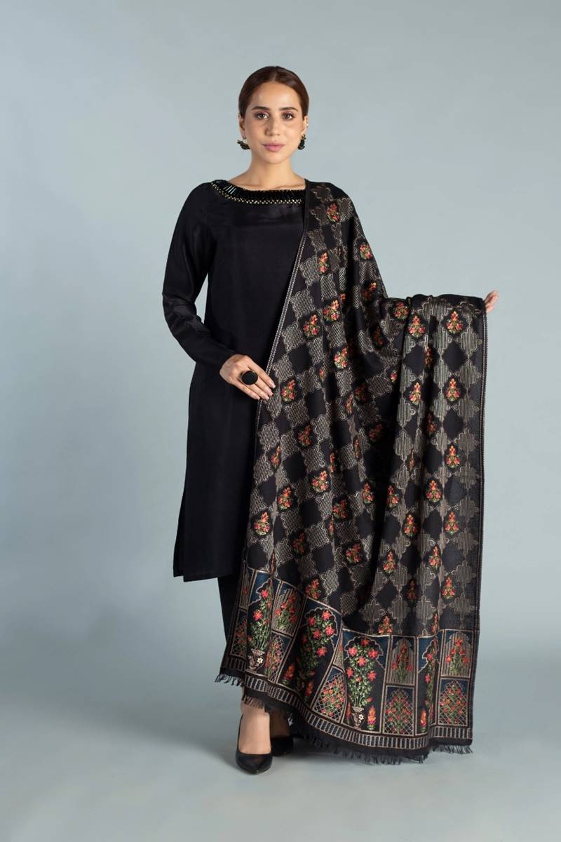 BR-537 Black Dhanak  Embroidered 3pc Wt